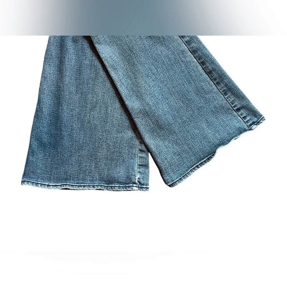 AMERICAN EAGLE HIGH RISE BOOTCUT STRETCHY JEANS - Picture 3 of 3